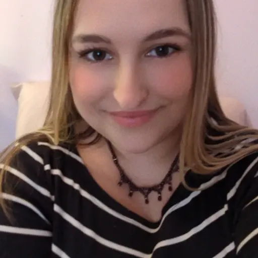 Julia “Jules” Nikolakakos