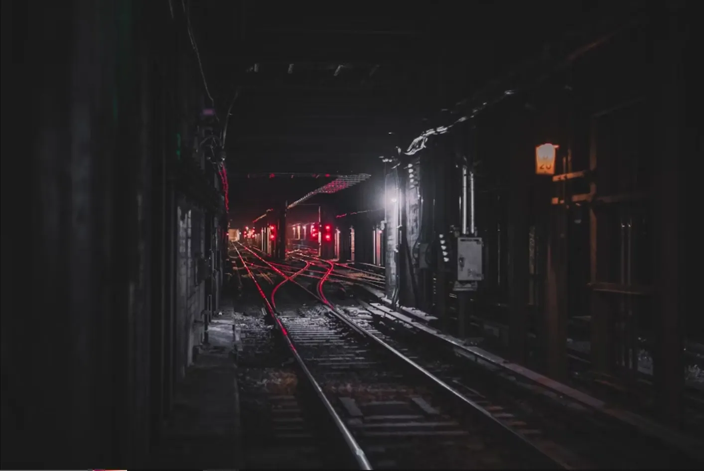 V's header